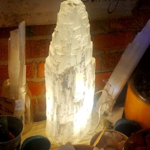 Selenite Tower  Lights up